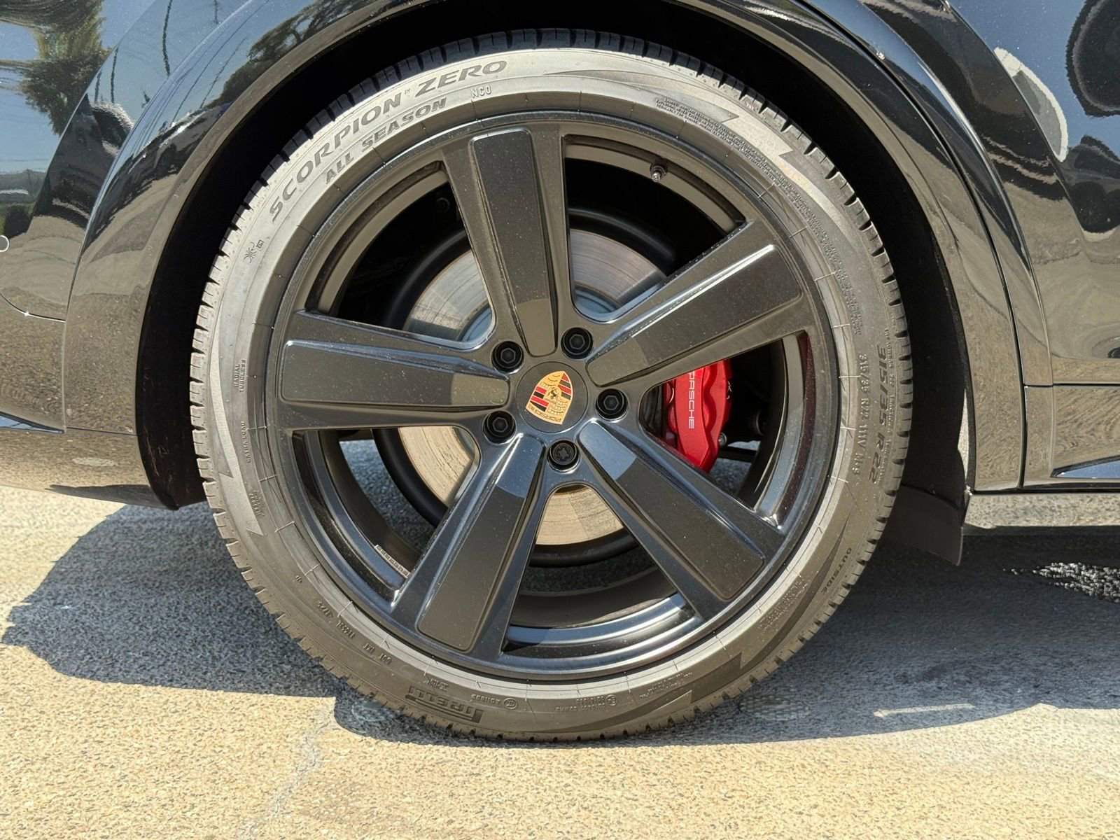 Used 2025 Porsche Cayenne GTS AWD/4WD image 19