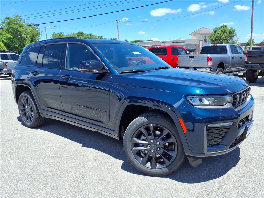 New 2026 Jeep Grand Cherokee Limited AWD/4WD image 2