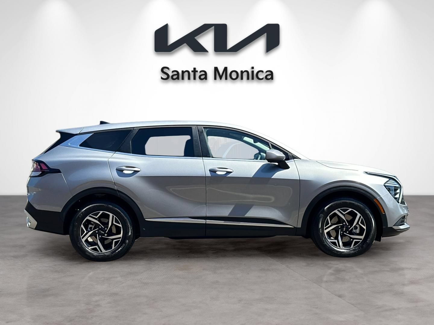 Certified 2025 Kia Sportage LX FWD image 8