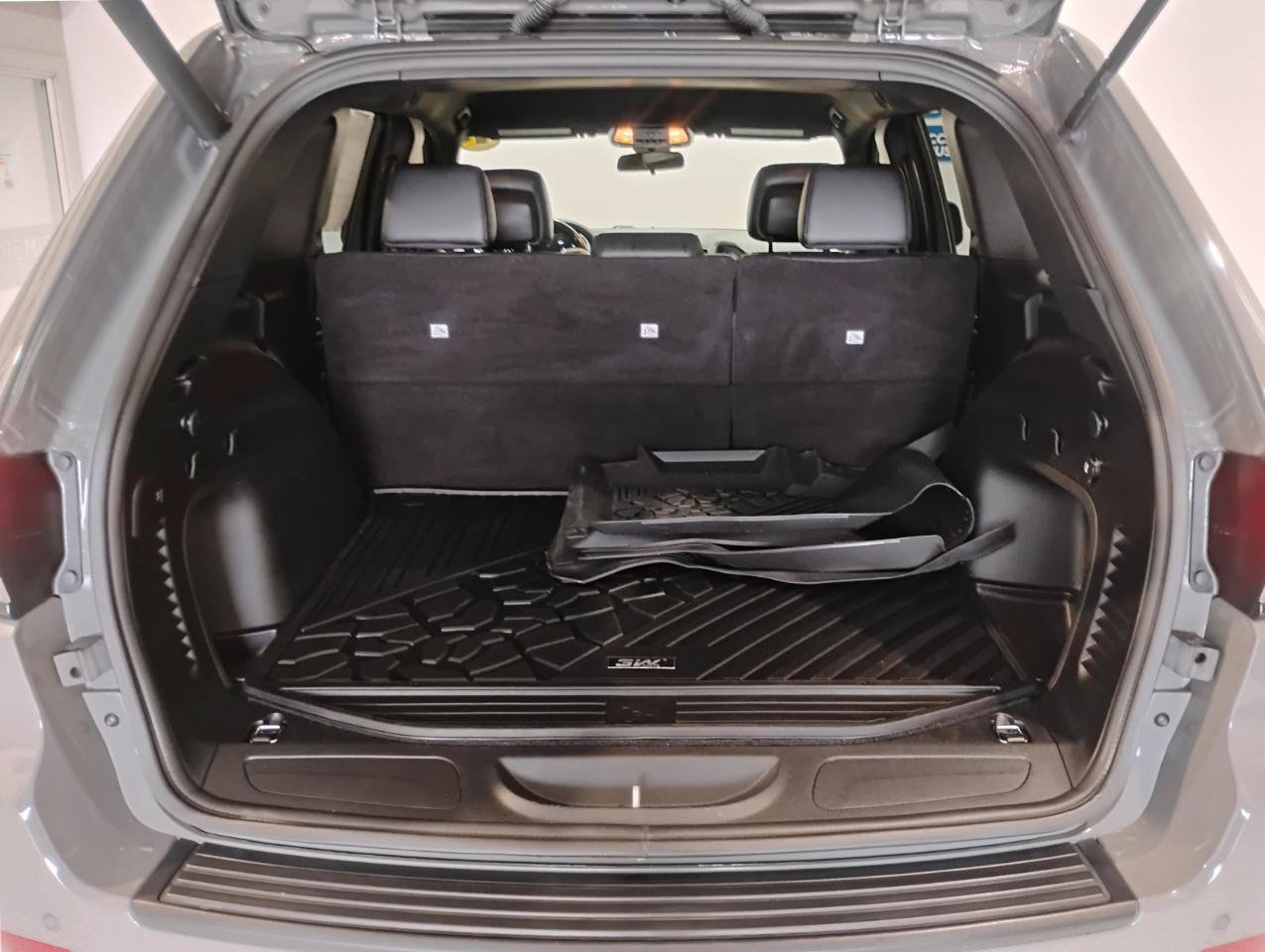 Used 2021 Jeep Grand Cherokee Laredo X RWD image 7