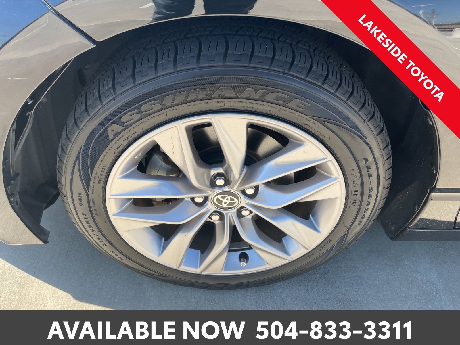 Used 2021 Toyota Avalon XLE w/ Moonroof Package image 12