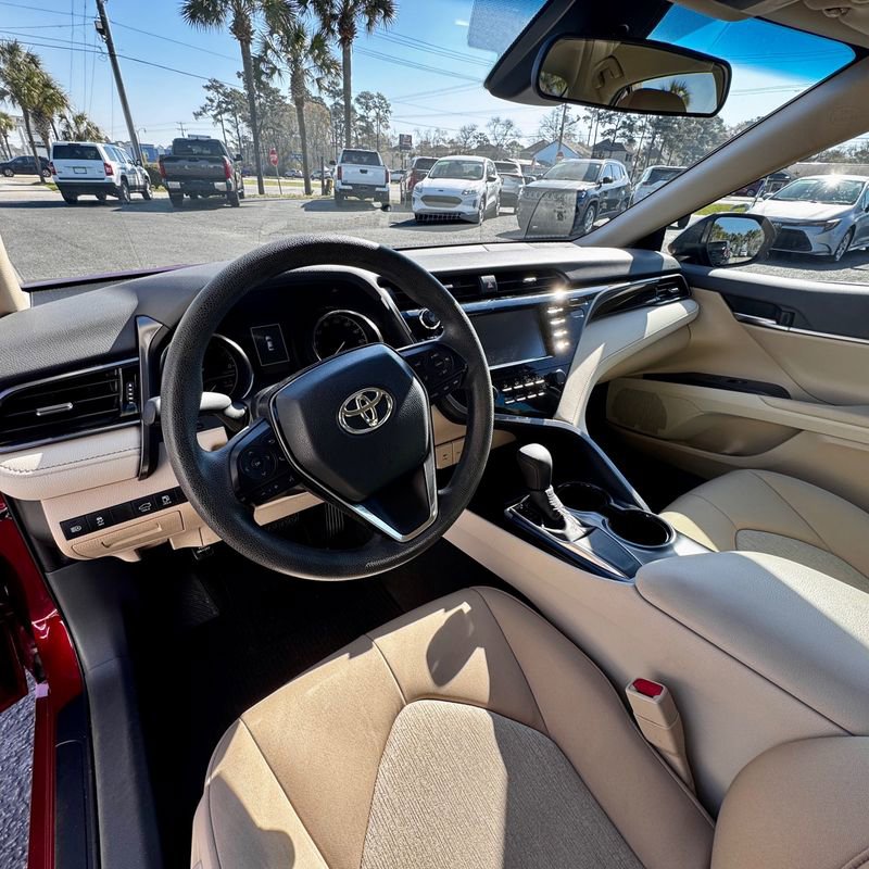Used 2019 Toyota Camry LE image 7