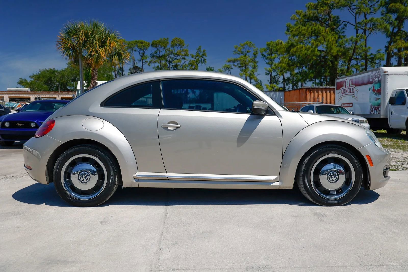 Used 2012 Volkswagen Beetle 2.5 image 8