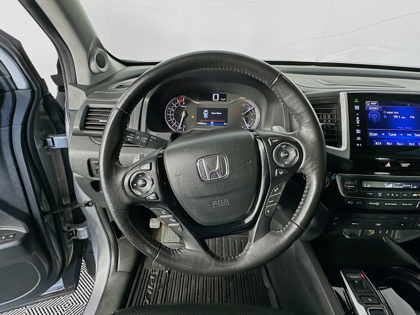 Used 2016 Honda Pilot Elite image 11