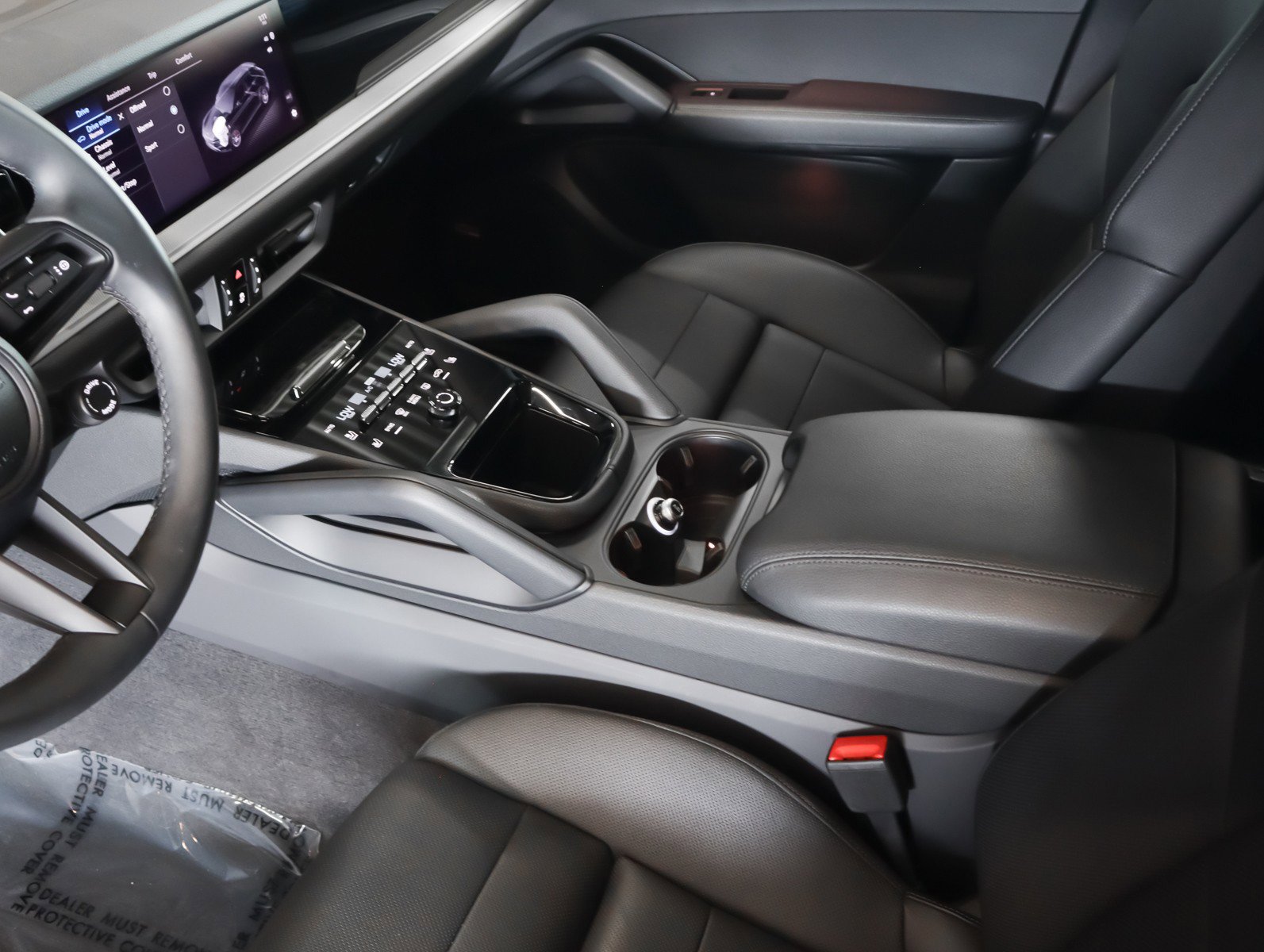 Certified 2025 Porsche Cayenne AWD/4WD image 16