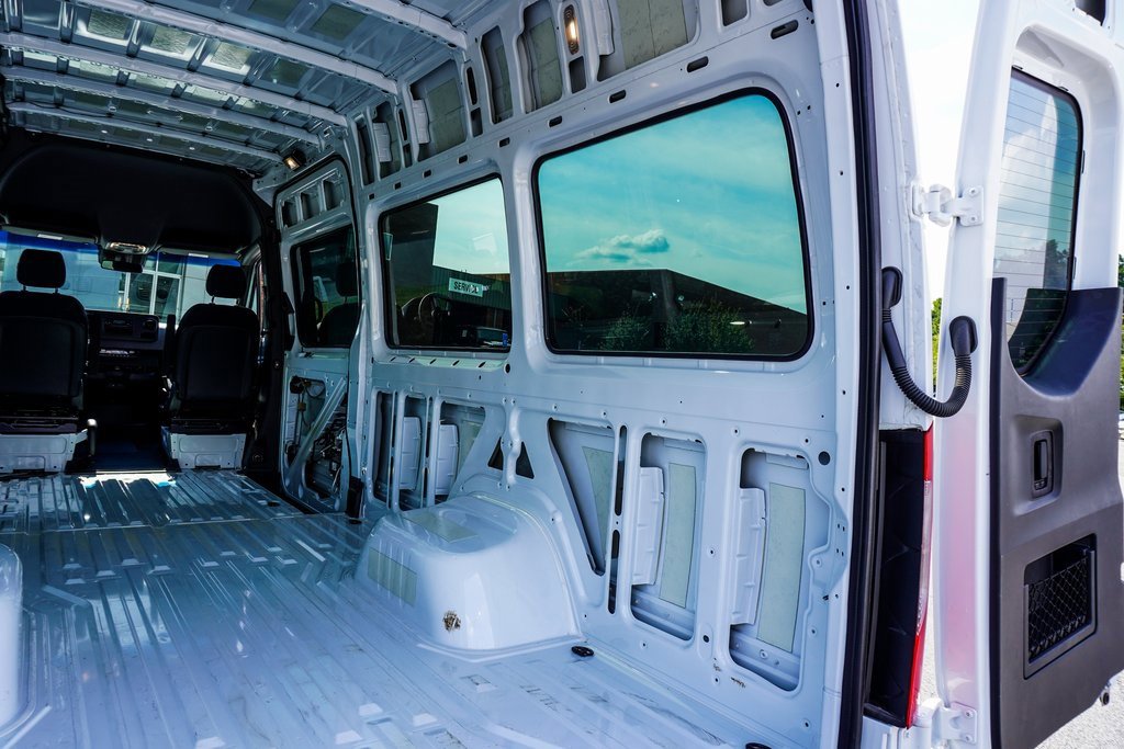 Used 2021 Mercedes-Benz Sprinter 3500 w/ Swivel Seat Package image 19