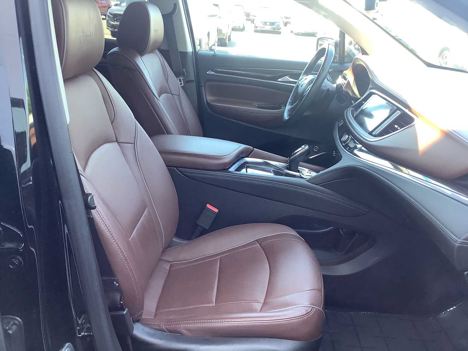 Used 2021 Buick Enclave Avenir w/ Avenir Technology Package AWD/4WD image 15