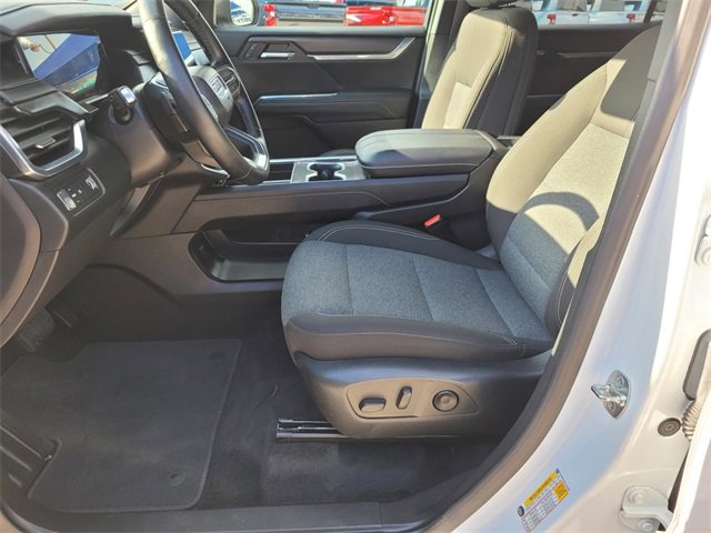 Used 2025 GMC Acadia Elevation image 16