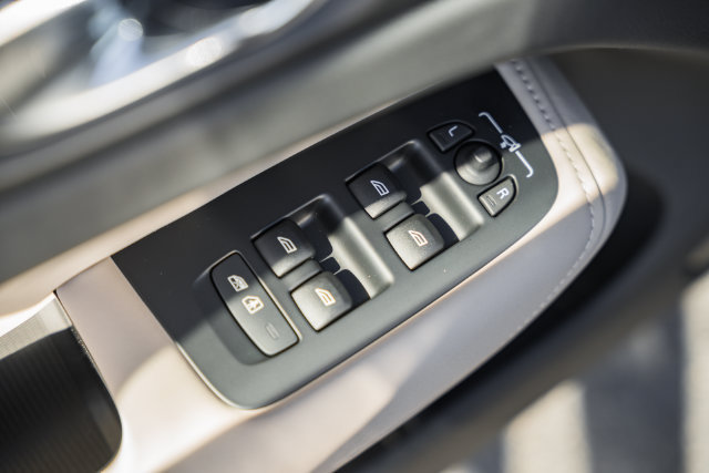 New 2027 Volvo XC60 B5 Plus AWD/4WD image 41