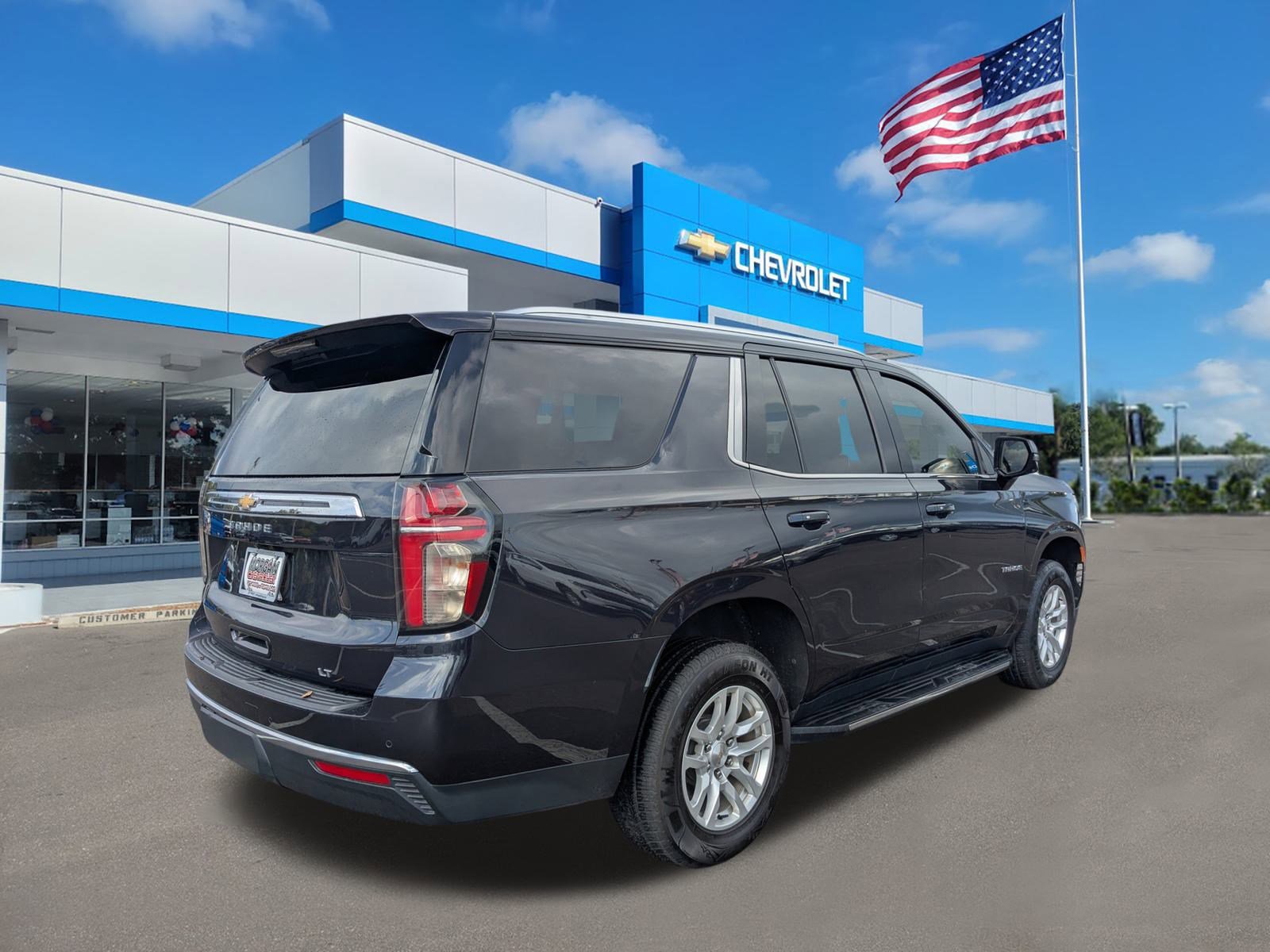 Used 2022 Chevrolet Tahoe LT w/ Luxury Package image 4