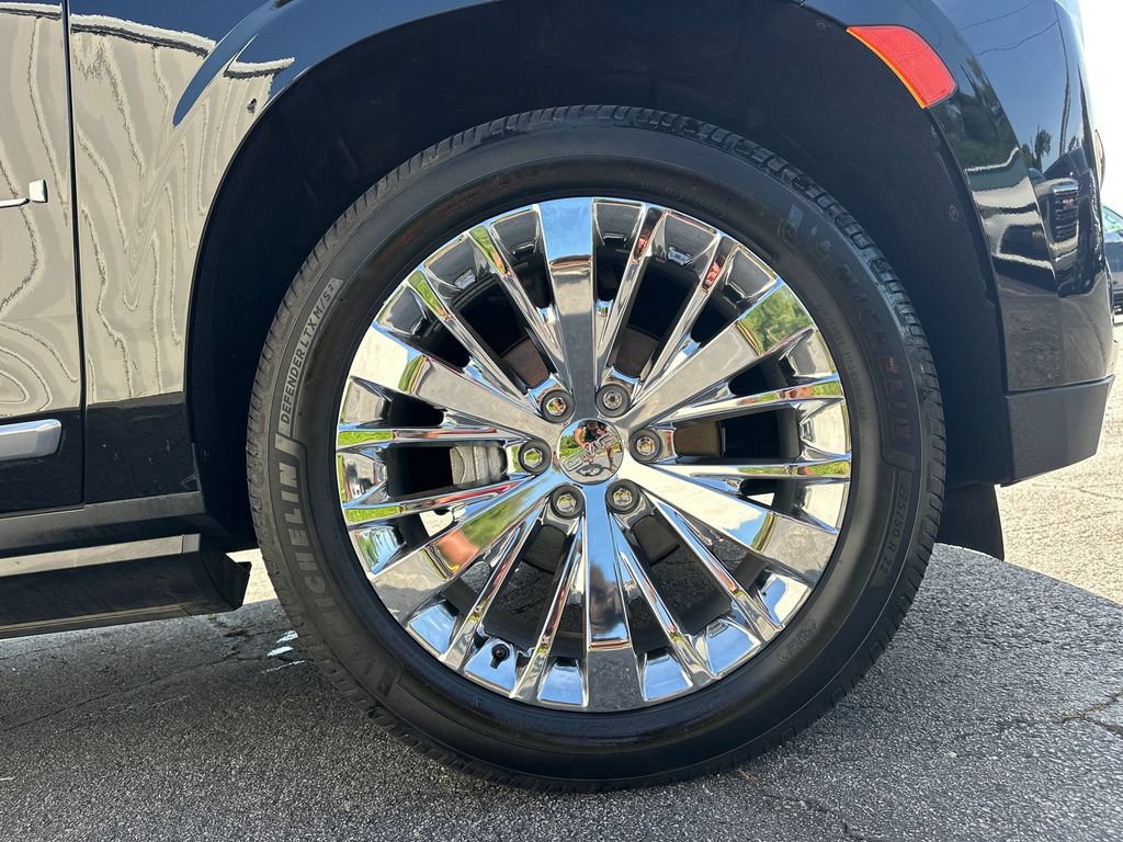 Used 2021 GMC Yukon Denali w/ Denali Premium Package AWD/4WD image 13
