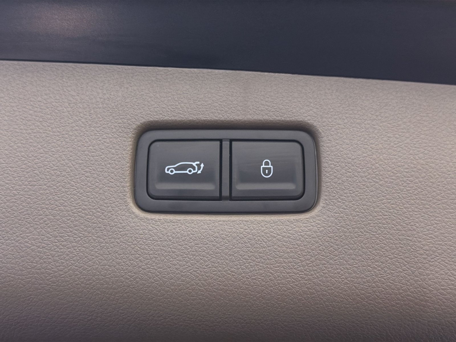 Used 2026 Genesis GV70 2.5T Advanced AWD/4WD image 32