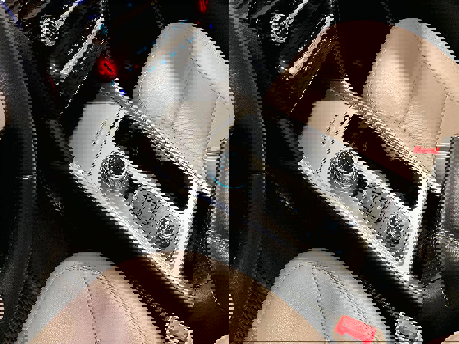 Used 2023 Ford Explorer Limited w/ Limited Technology Package image 21