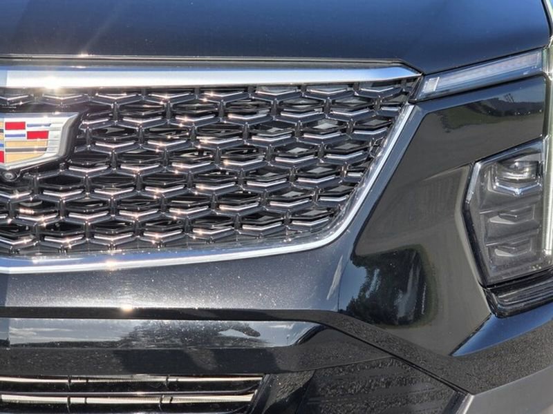 Certified 2025 Cadillac XT4 Premium Luxury image 10