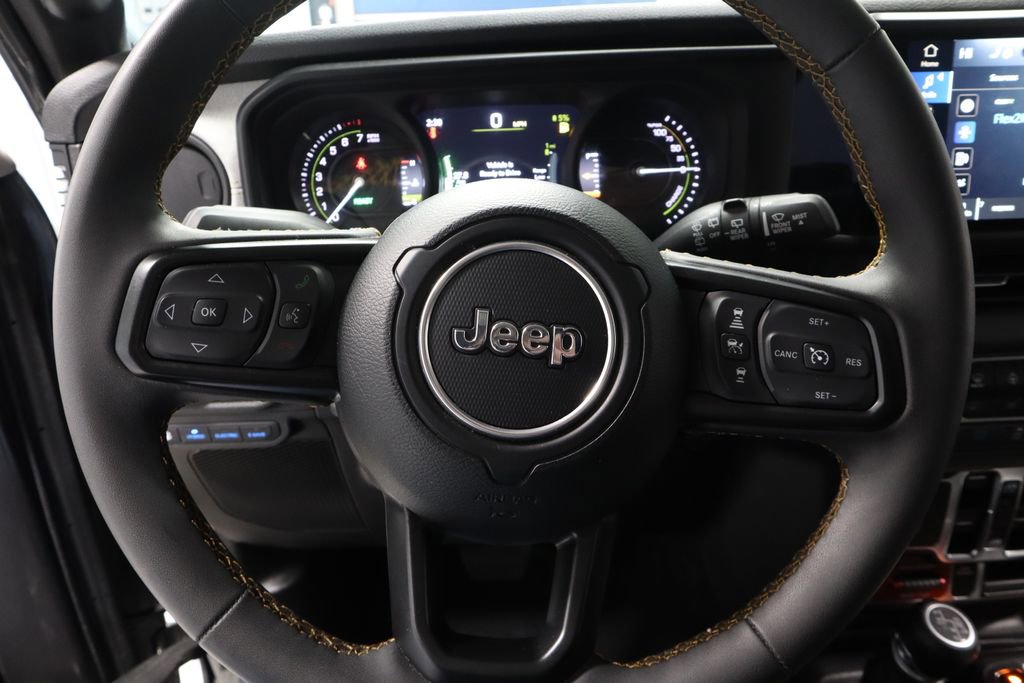 Used 2024 Jeep Wrangler Unlimited image 31