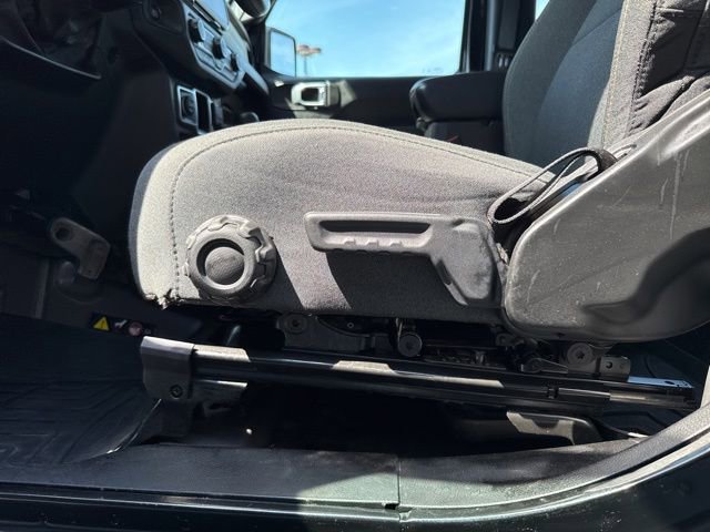 Used 2024 Jeep Wrangler Sport AWD/4WD image 9