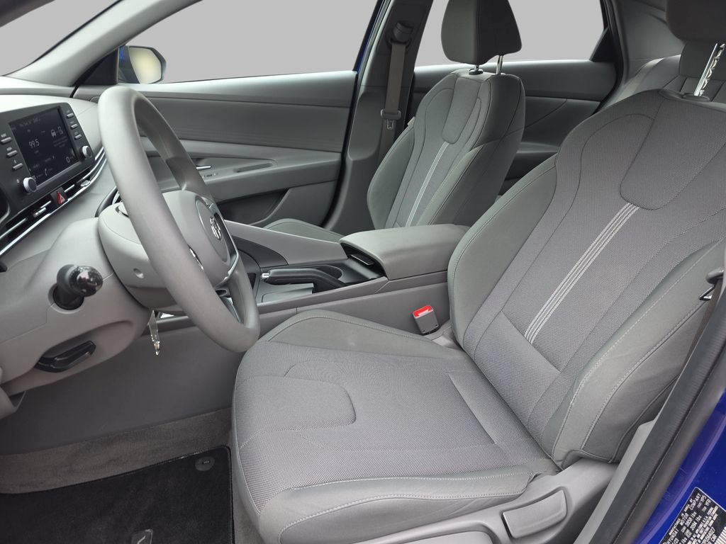 Used 2023 Hyundai Elantra SE FWD image 15