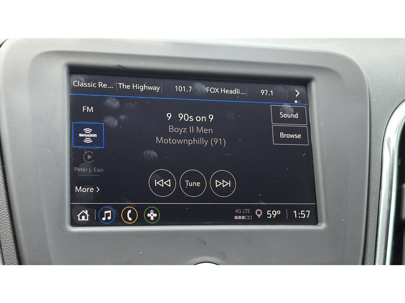 Used 2024 Chevrolet Equinox LT FWD image 19
