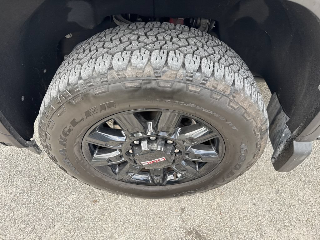 Used 2024 GMC Sierra 2500 AT4 w/ AT4 Premium Plus Package AWD/4WD image 13