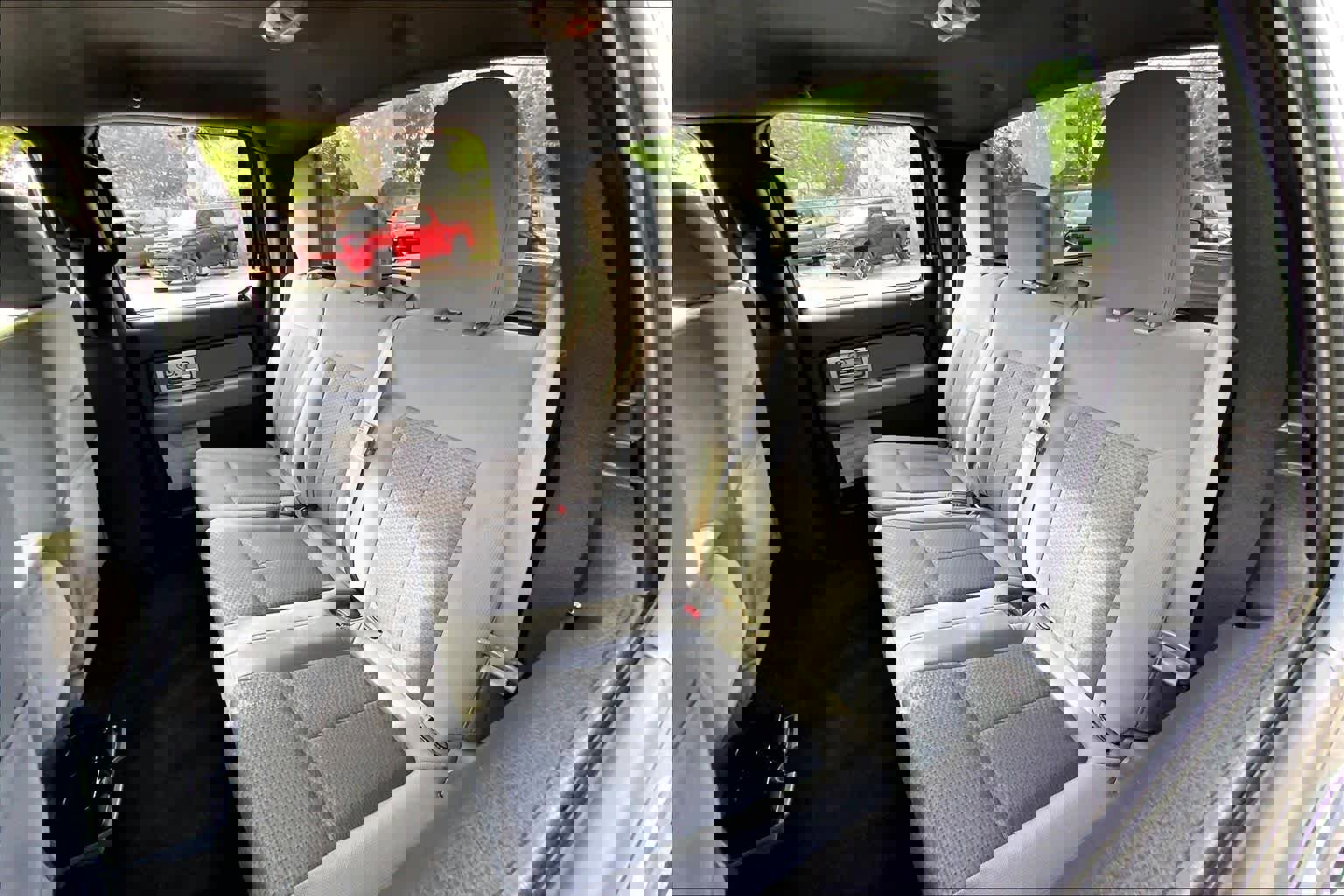 Used 2011 Ford F150 XLT w/ XLT Chrome Pkg AWD/4WD image 17