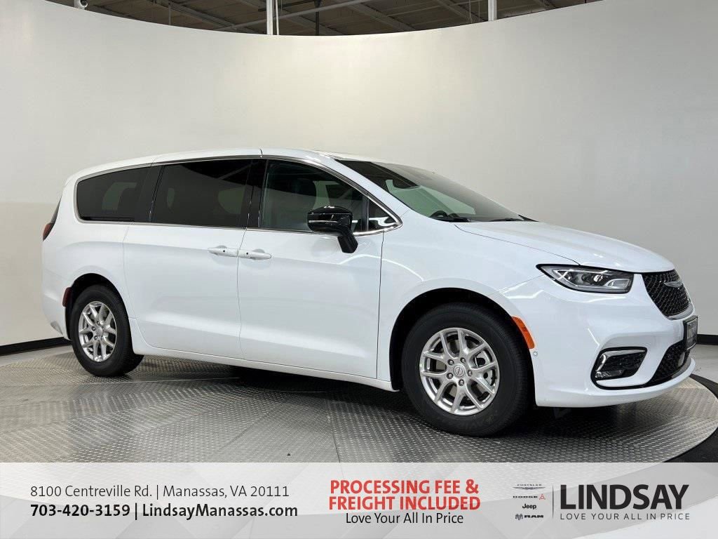 New 2026 Chrysler Pacifica Select