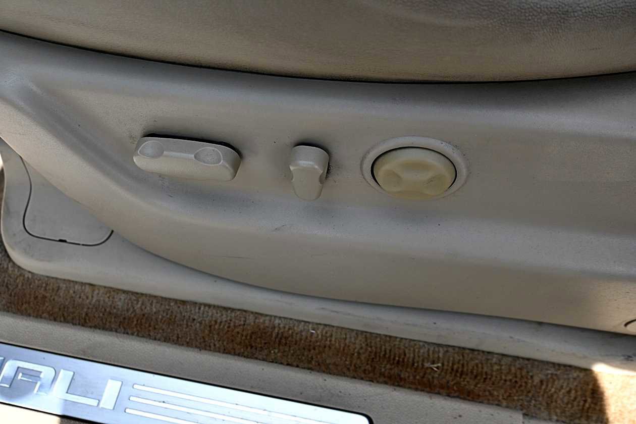 Used 2013 GMC Yukon Denali AWD/4WD image 21