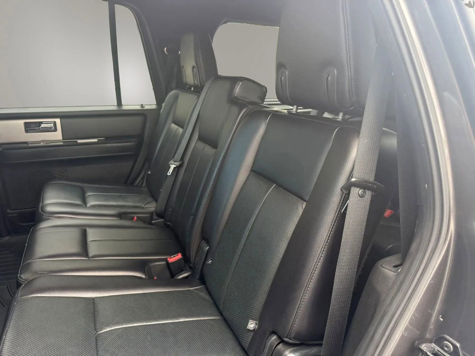 Used 2017 Ford Expedition Limited w/ Equipment Group 301A AWD/4WD image 38