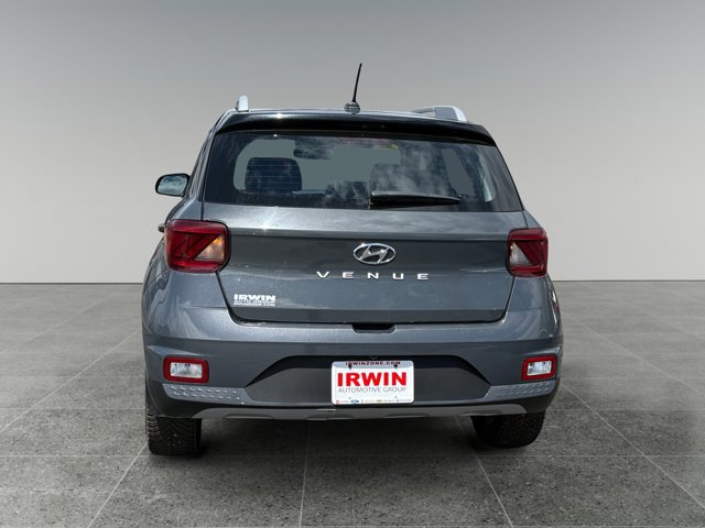 Used 2023 Hyundai Venue Limited w/ Cargo Package image 4