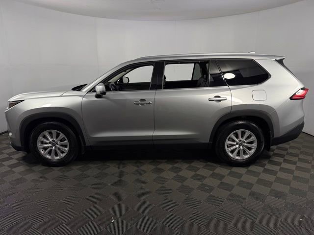 Used 2024 Toyota Grand Highlander XLE image 32