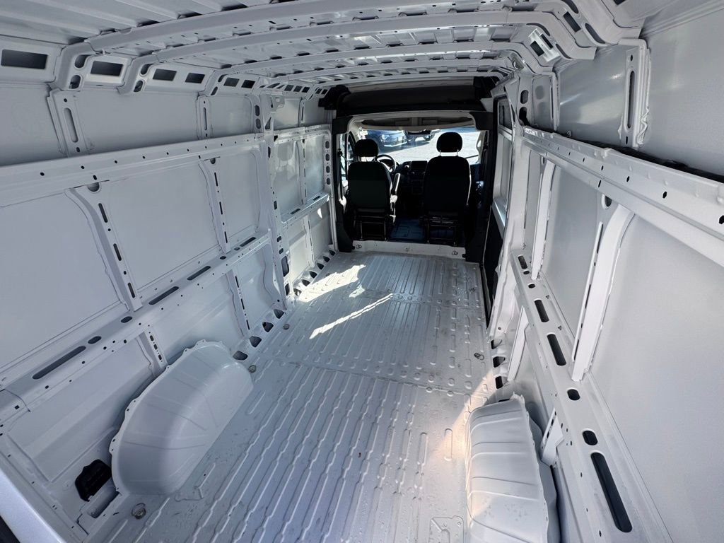Used 2025 RAM ProMaster 2500 w/ Storage Group image 7