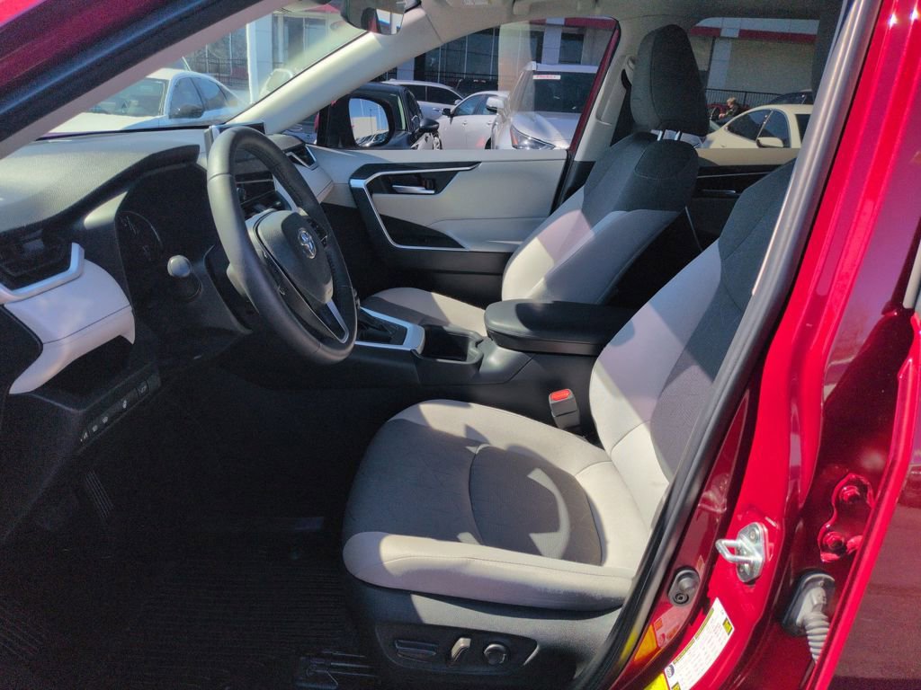 Used 2024 Toyota RAV4 XLE image 9