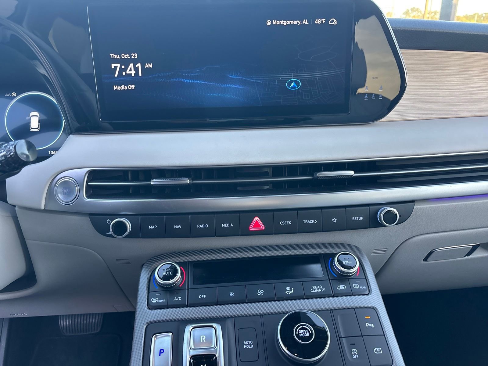 Used 2024 Hyundai Palisade Limited image 18