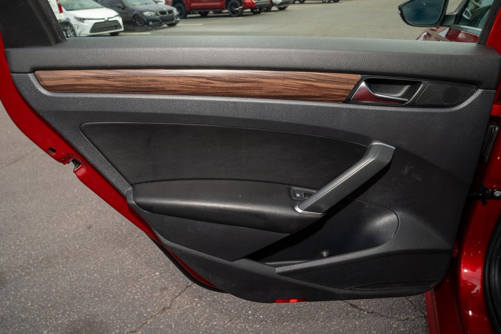 Used 2022 Volkswagen Passat 2.0T image 10