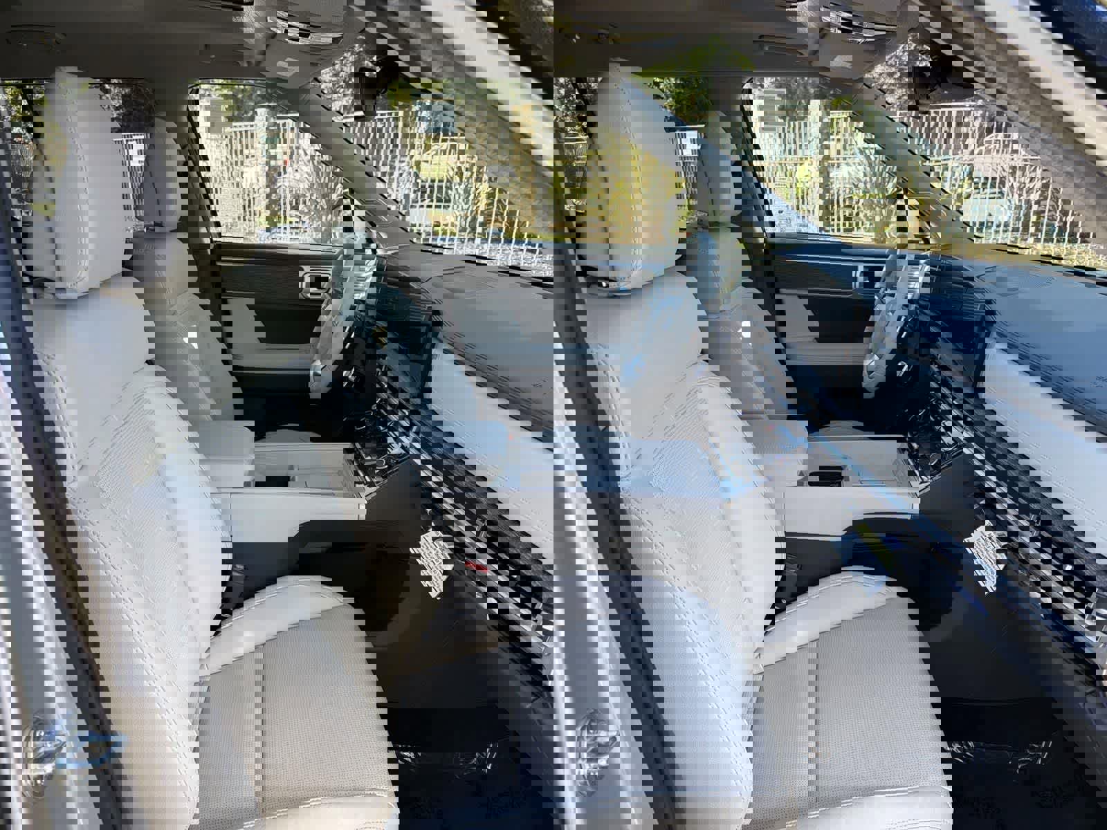 Certified 2025 Hyundai Santa Fe Limited w/ Tow & Go Package image 34