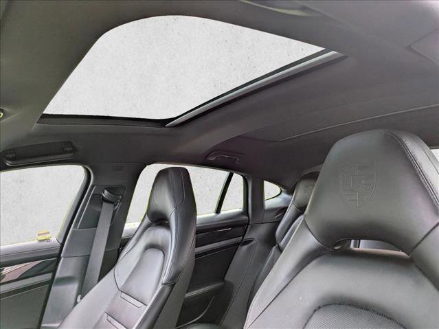 Used 2019 Porsche Panamera 4 image 16
