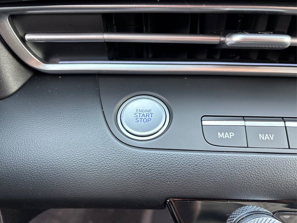 Used 2024 Hyundai Elantra SEL image 30