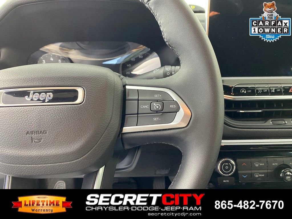 Used 2024 Jeep Compass Latitude w/ Convenience Group AWD/4WD image 16