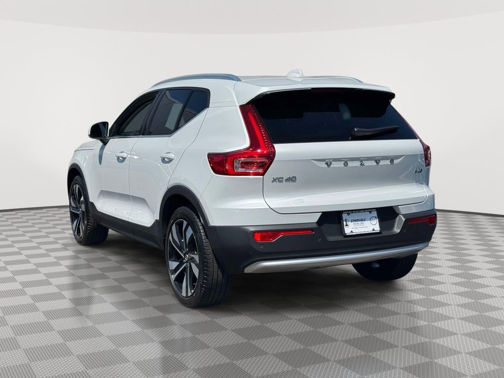 Used 2023 Volvo XC40 B5 Plus w/ Protection Package Premier AWD/4WD image 5