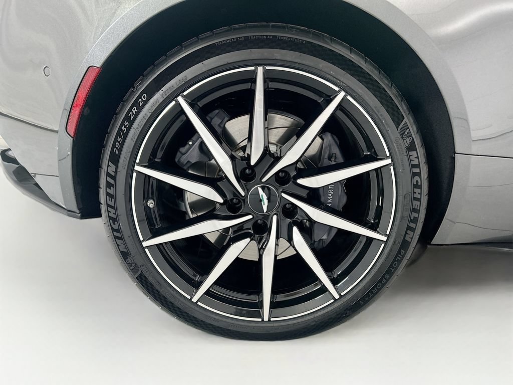 Used 2018 Aston Martin DB11 V12 RWD image 30