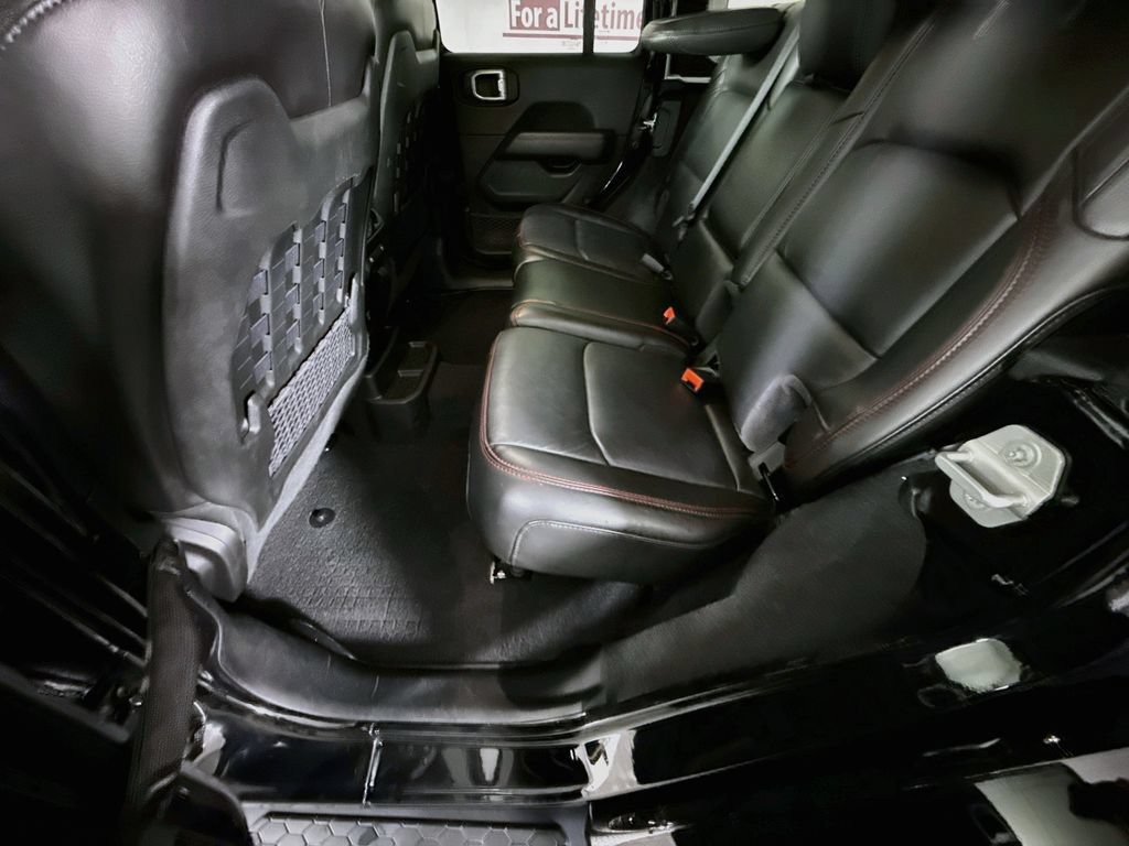 Used 2023 Jeep Wrangler Unlimited Rubicon w/ LED Lighting Group AWD/4WD image 27