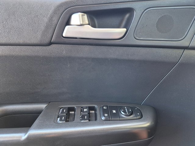 Used 2017 Kia Sportage LX AWD/4WD image 15