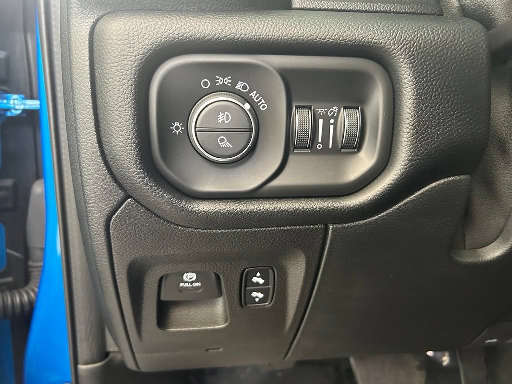 Used 2020 RAM 1500 Laramie RWD image 46