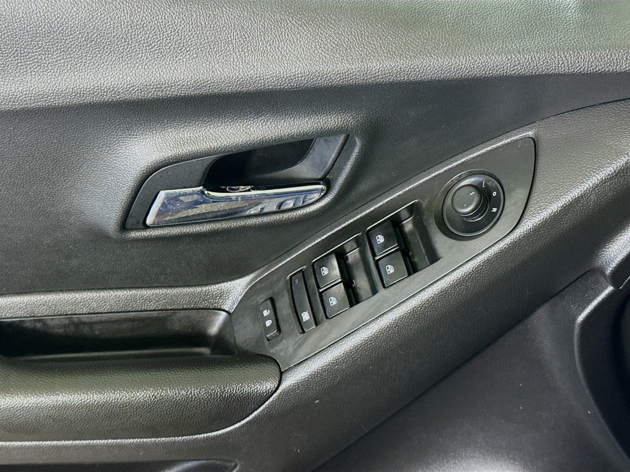Used 2021 Chevrolet Trax LS w/ Tint and Cruise Package FWD image 23