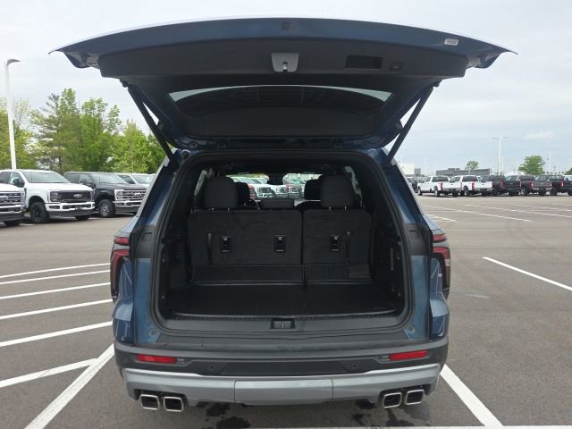 Used 2024 Chevrolet Traverse LT w/ LPO, Floor Liner Package FWD image 10