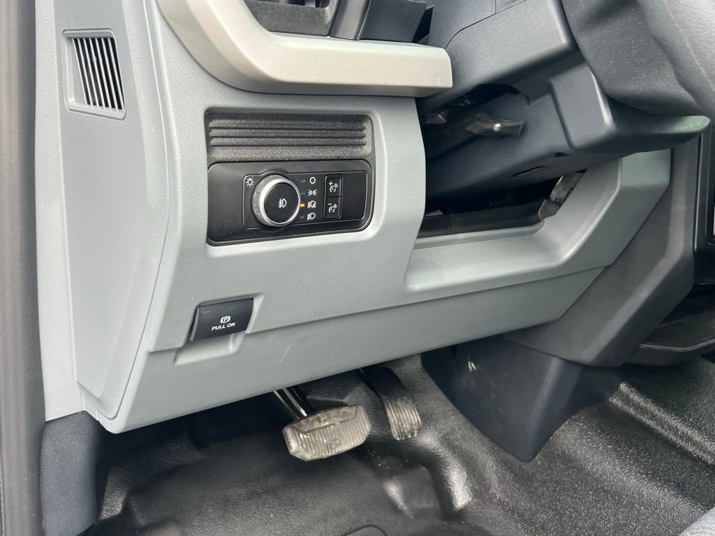 Used 2025 Ford F450 XL w/ XL Chrome Package image 25