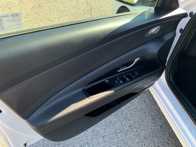 Certified 2025 Hyundai Elantra SEL FWD image 20