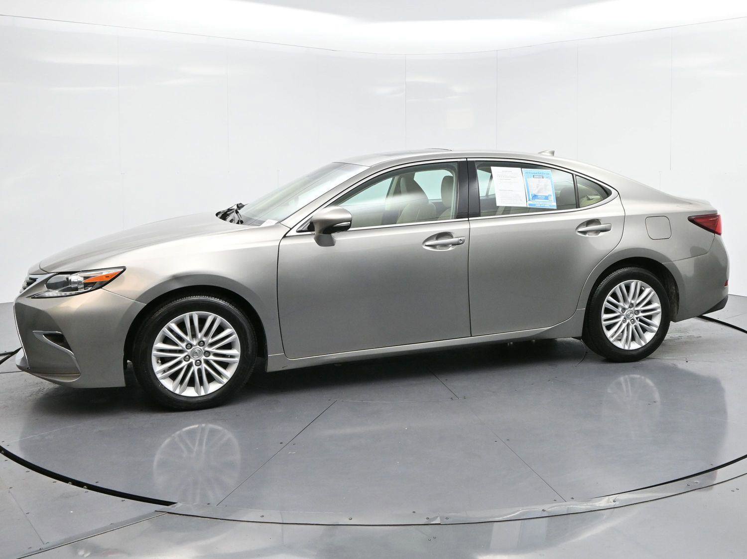 Used 2018 Lexus ES 350 w/ Accessory Package image 8