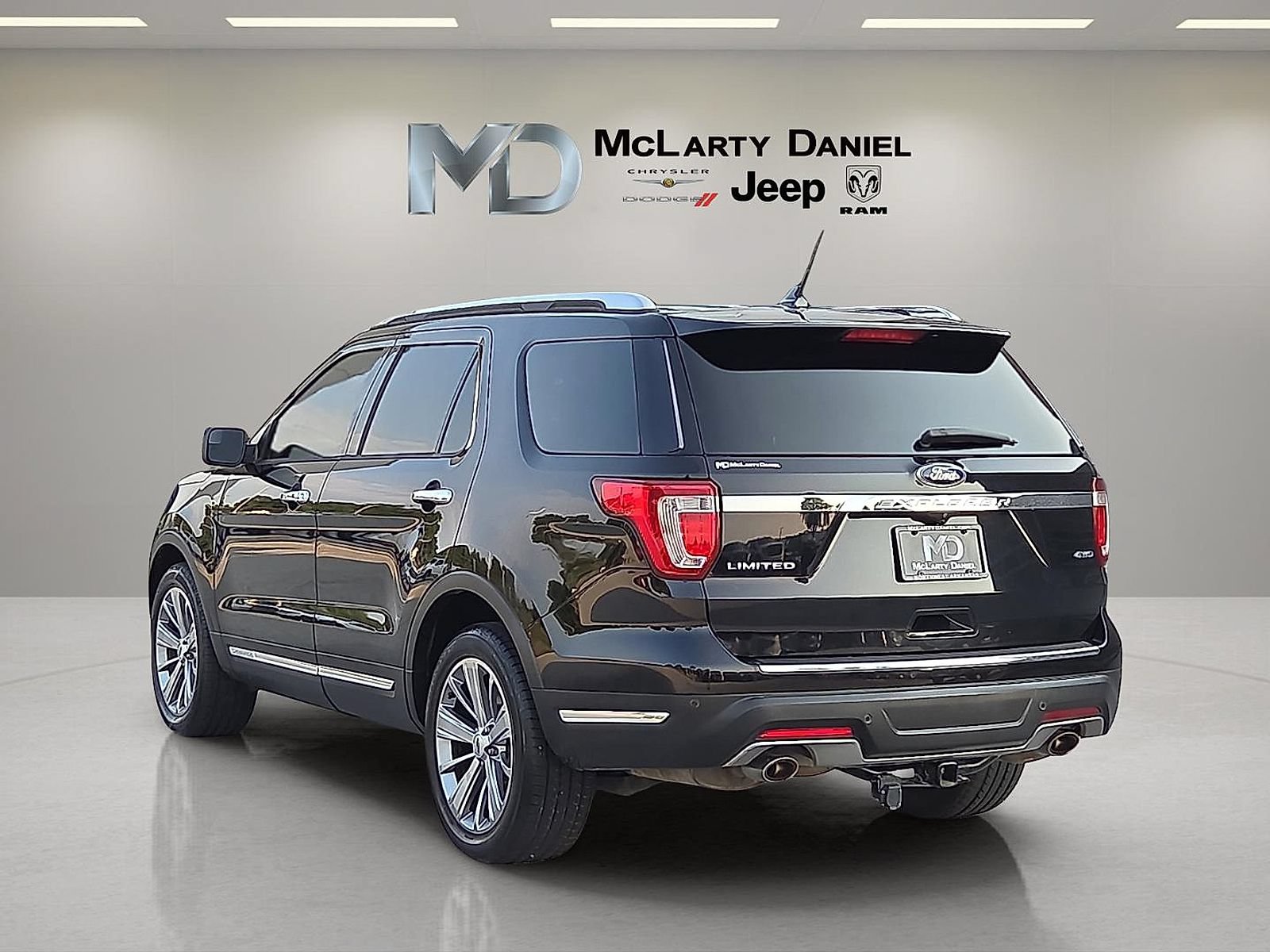 Used 2018 Ford Explorer Limited AWD/4WD image 4