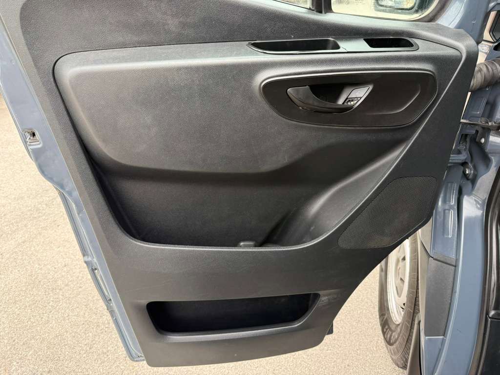 Used 2019 Mercedes-Benz Sprinter 144 image 21