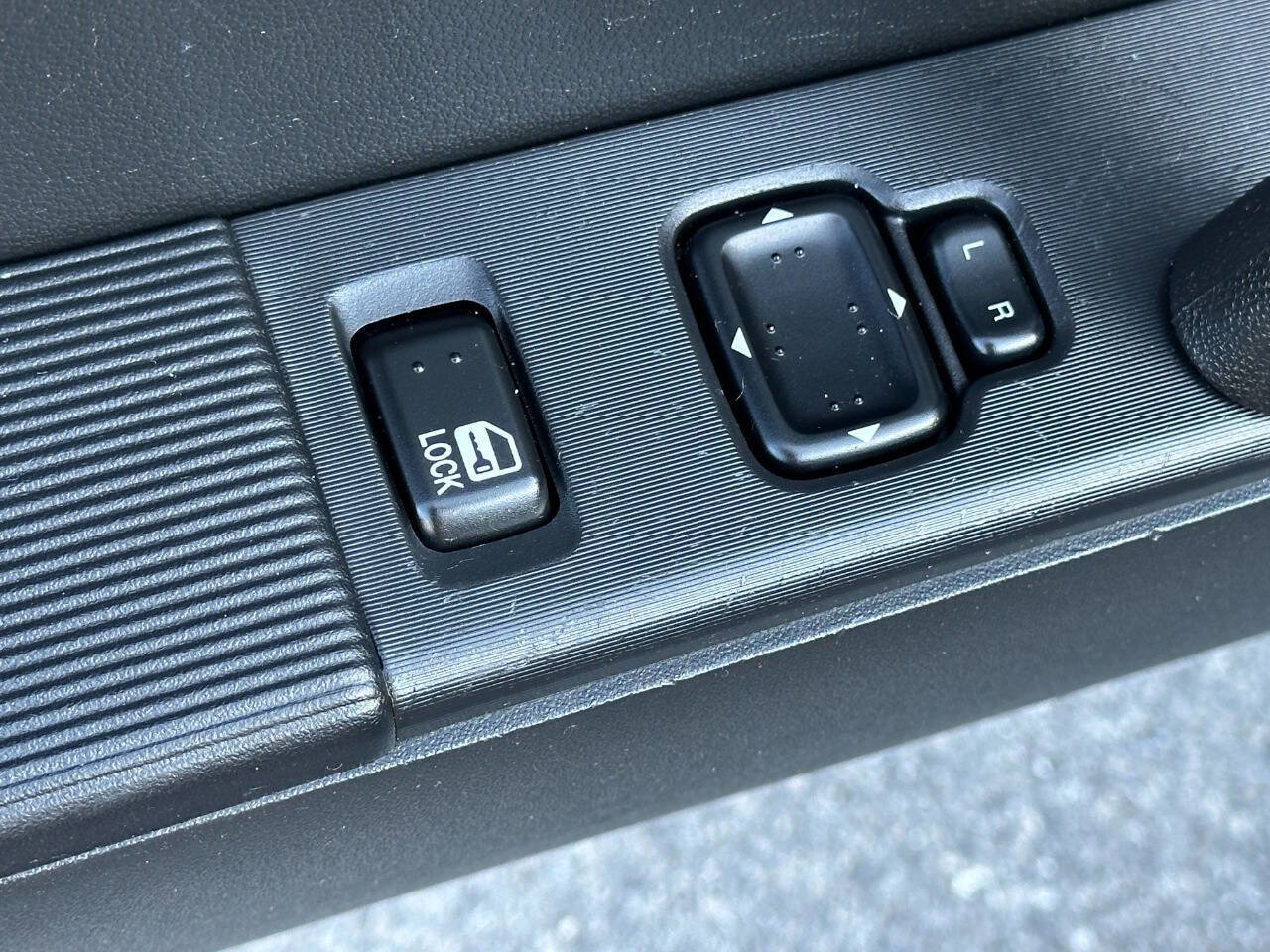 Used 2006 MAZDA MX-5 Miata Sport image 10